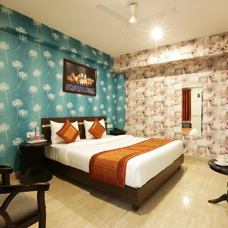 Airport Hotel Mayank Residency Нью-Дели Экстерьер фото