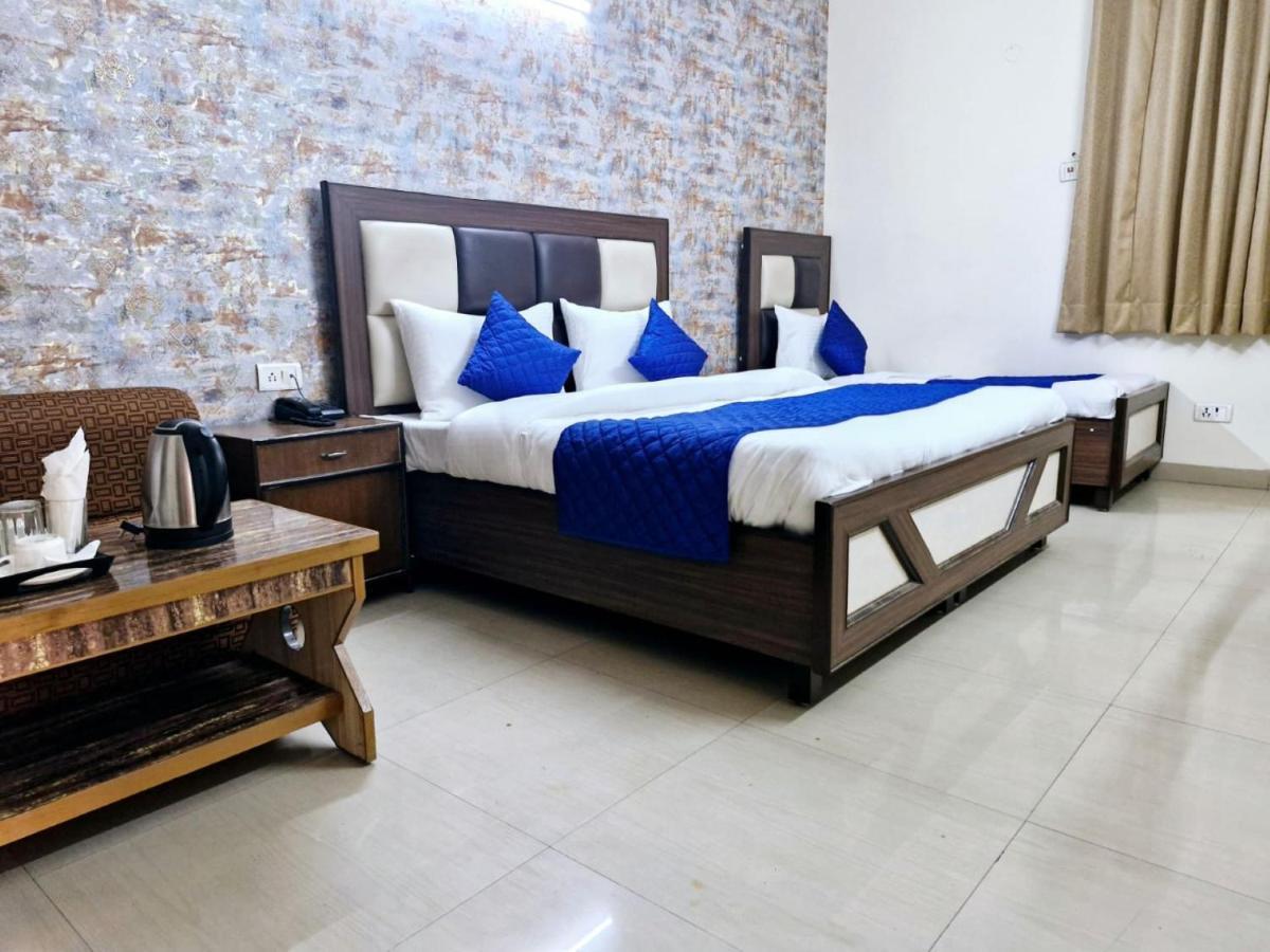 Airport Hotel Mayank Residency Нью-Дели Экстерьер фото