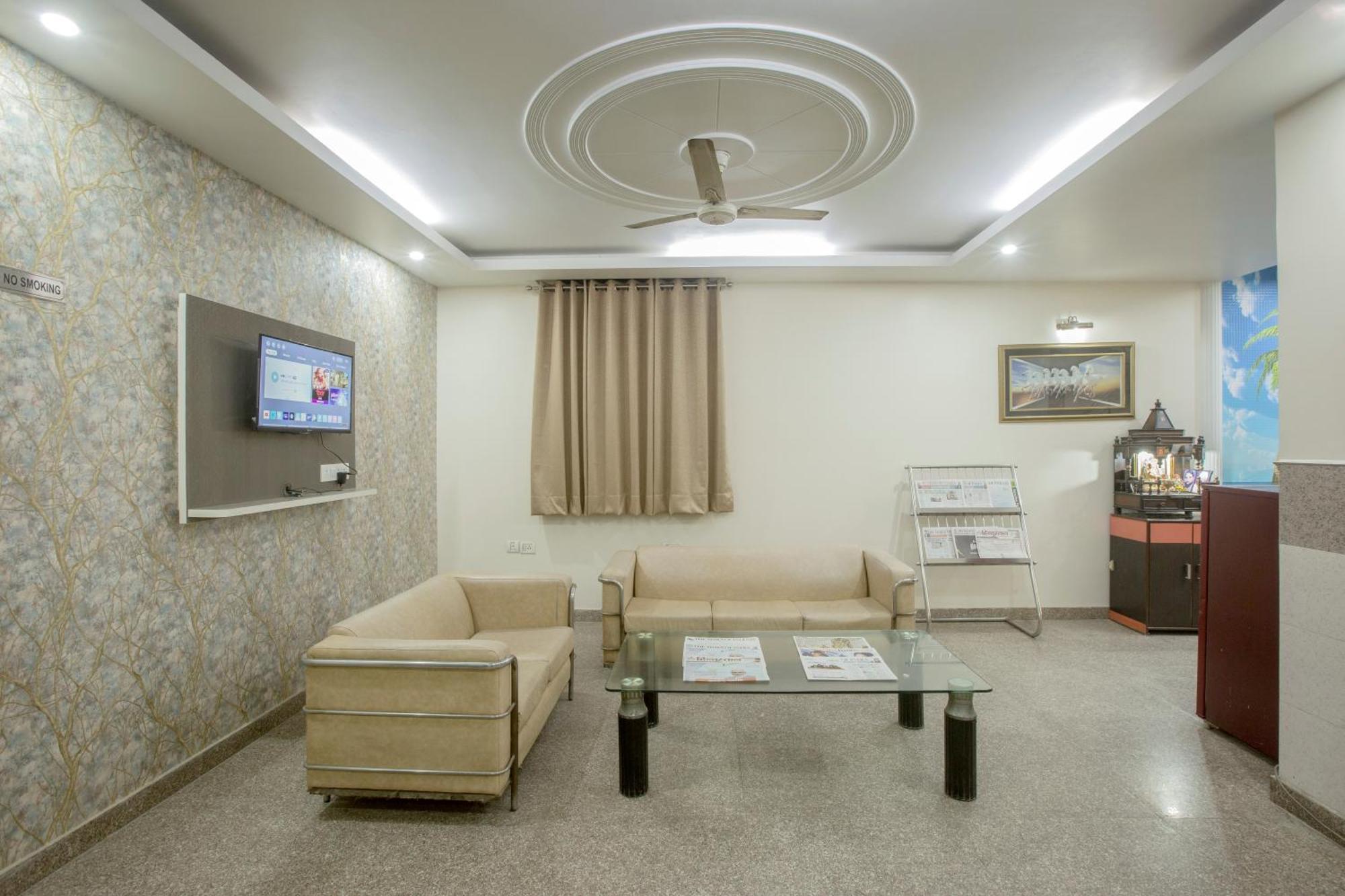 Airport Hotel Mayank Residency Нью-Дели Экстерьер фото