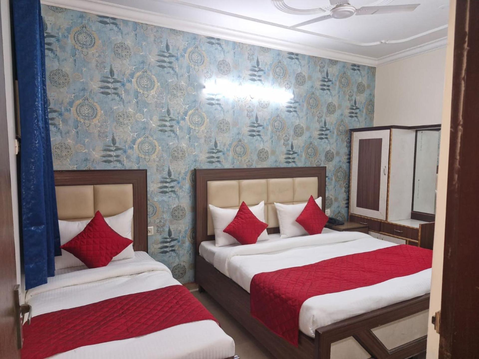 Airport Hotel Mayank Residency Нью-Дели Экстерьер фото