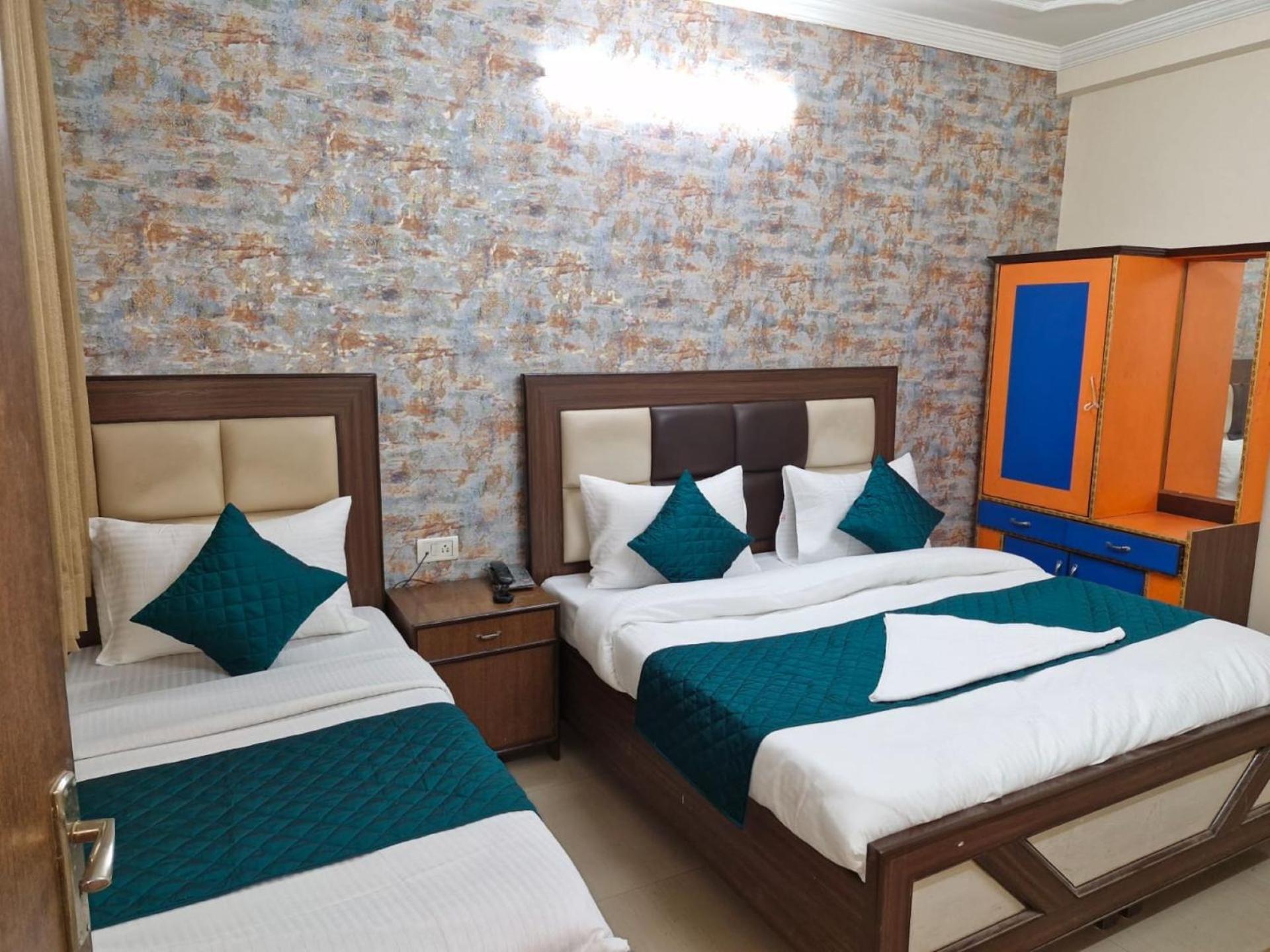 Airport Hotel Mayank Residency Нью-Дели Экстерьер фото