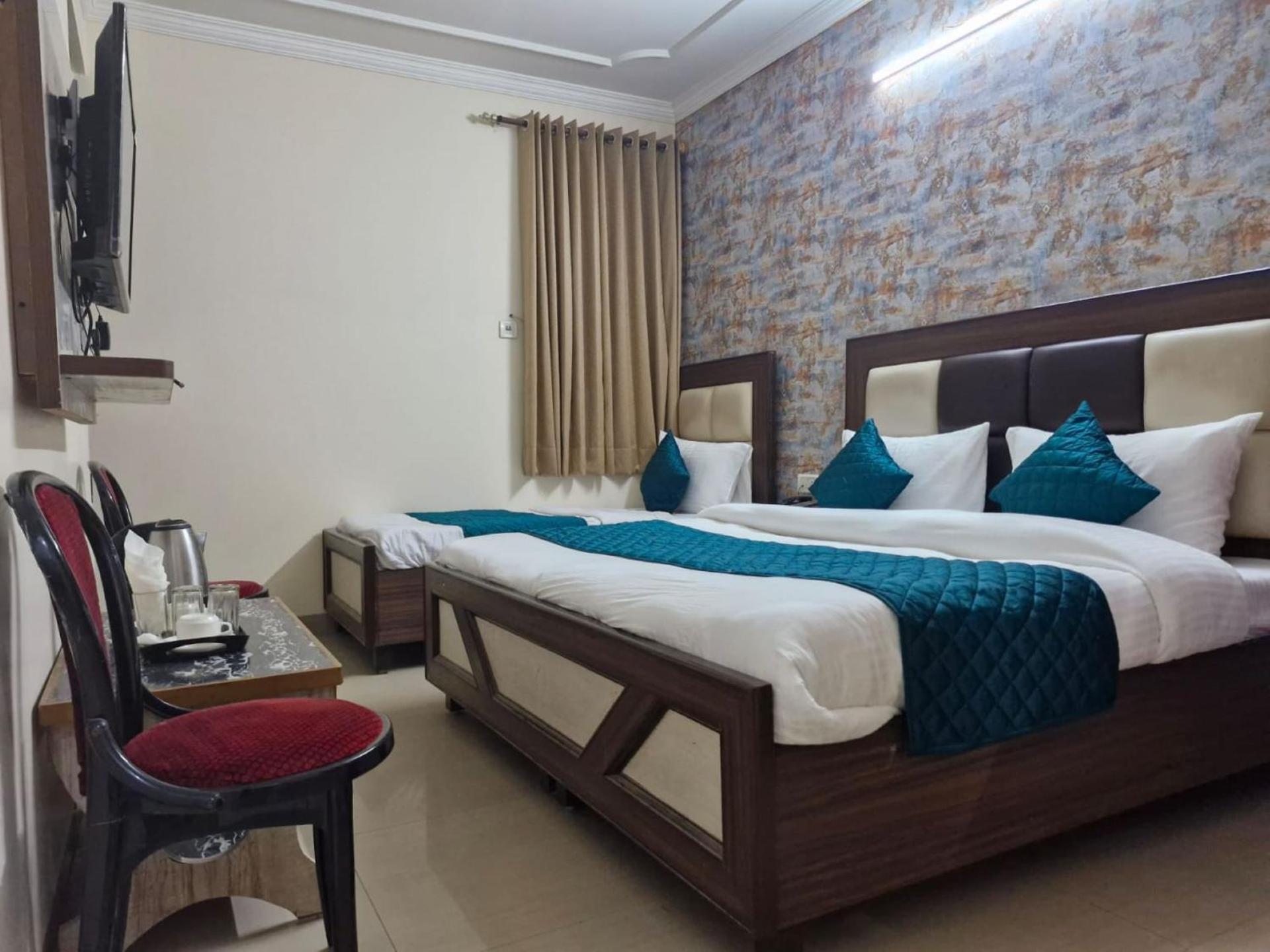 Airport Hotel Mayank Residency Нью-Дели Экстерьер фото