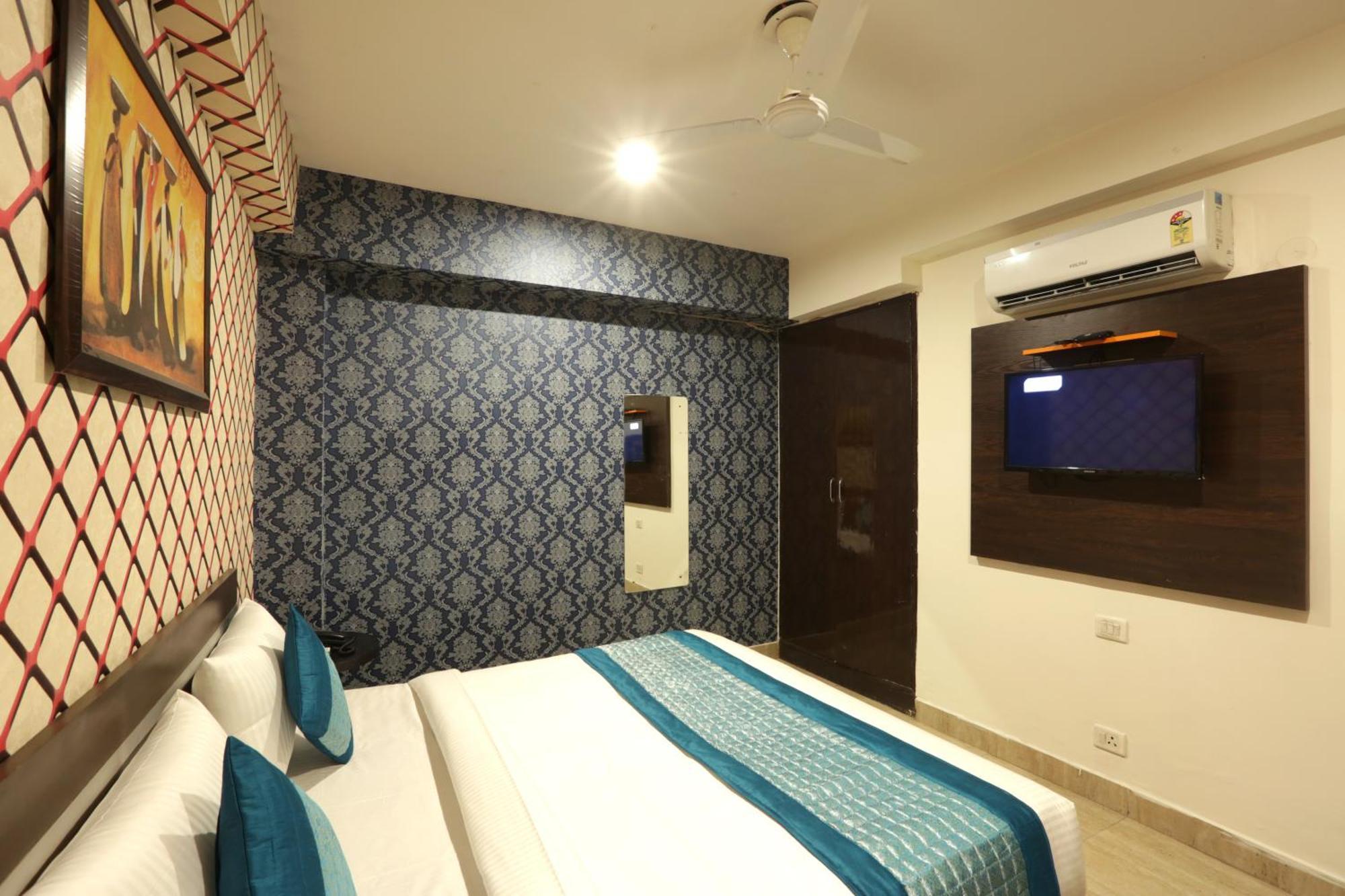 Airport Hotel Mayank Residency Нью-Дели Экстерьер фото