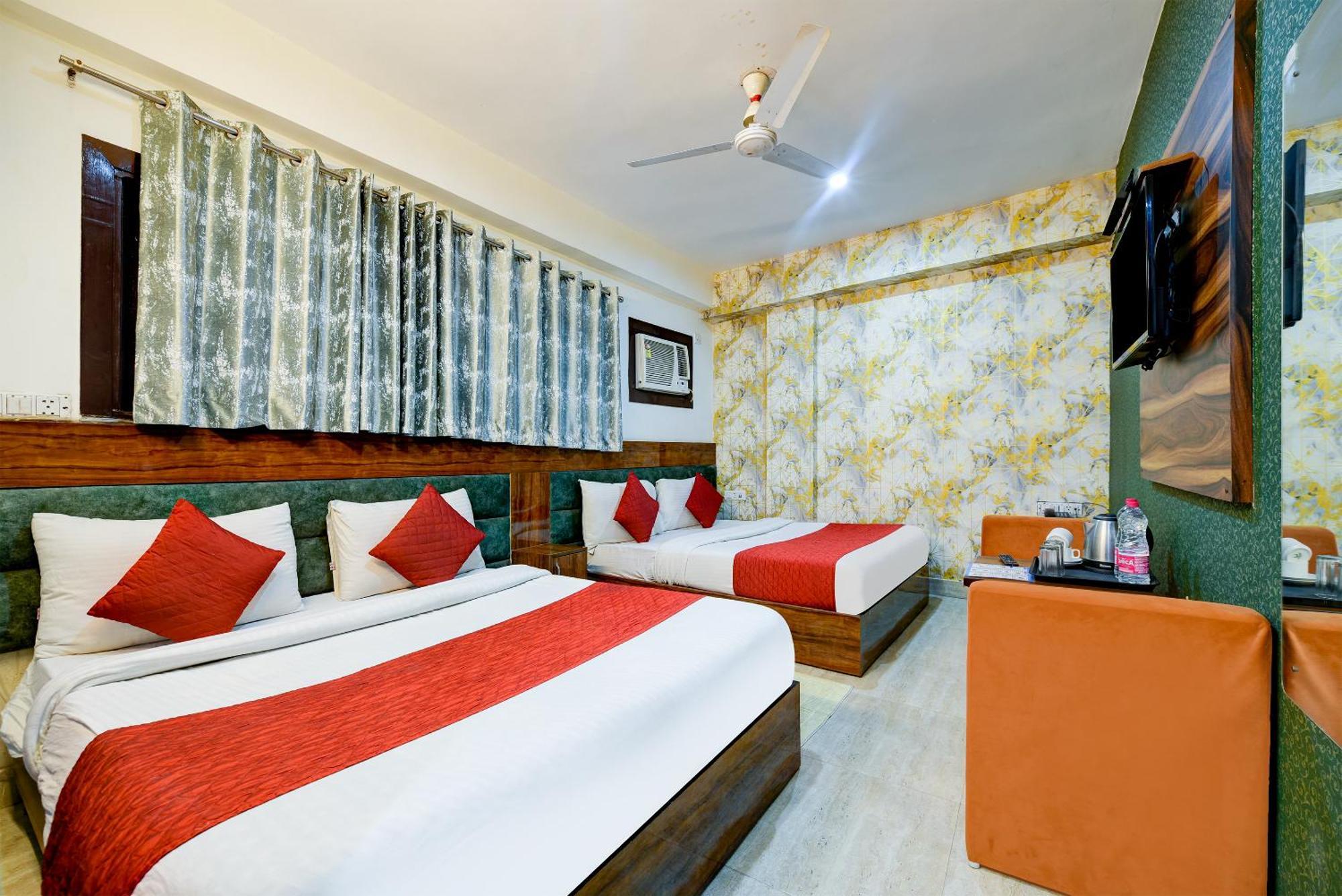 Airport Hotel Mayank Residency Нью-Дели Экстерьер фото