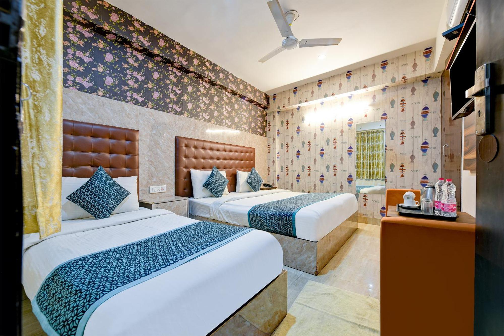 Airport Hotel Mayank Residency Нью-Дели Экстерьер фото
