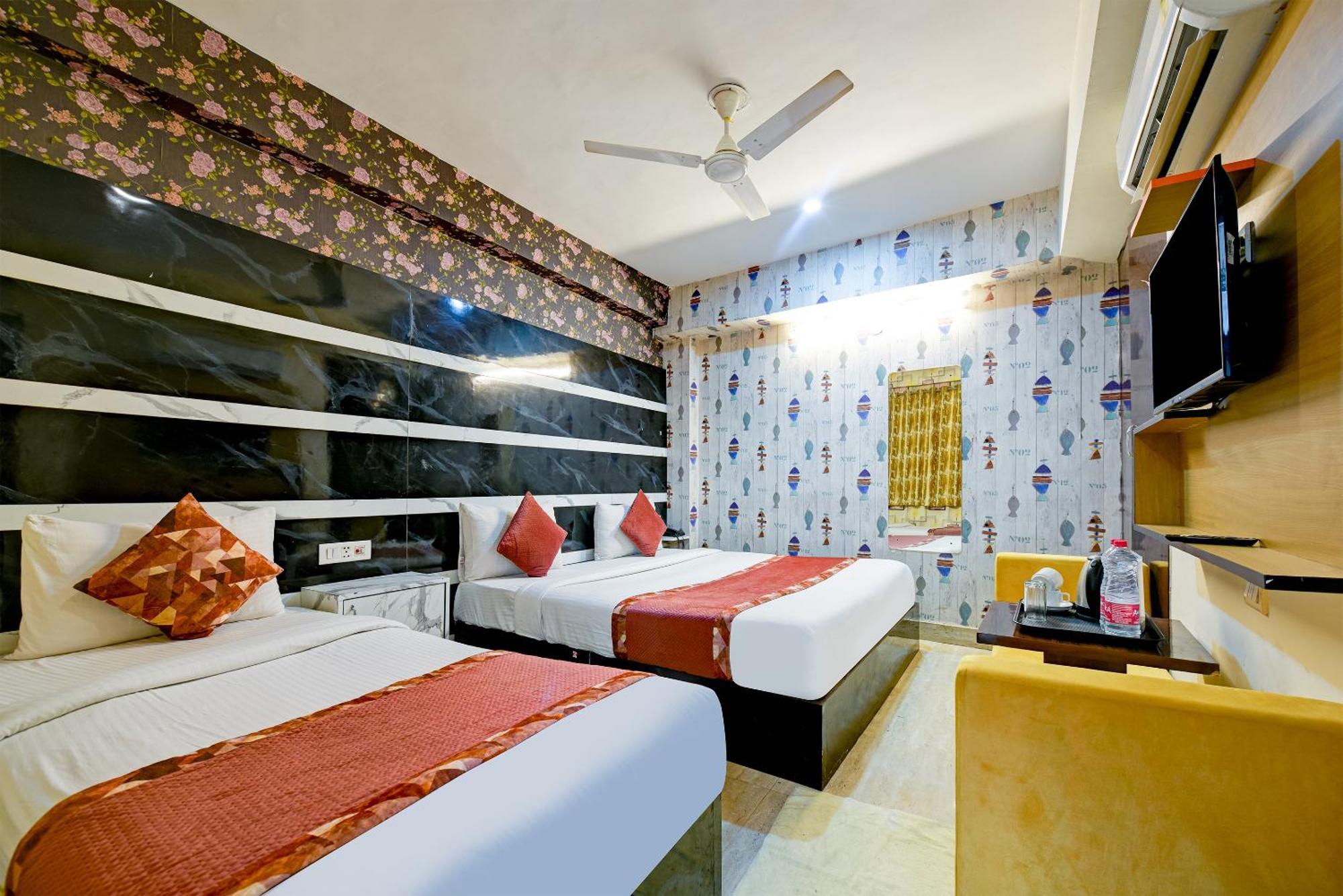 Airport Hotel Mayank Residency Нью-Дели Экстерьер фото