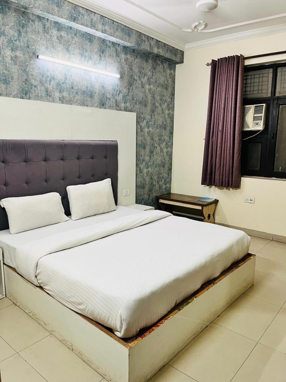 Airport Hotel Mayank Residency Нью-Дели Экстерьер фото