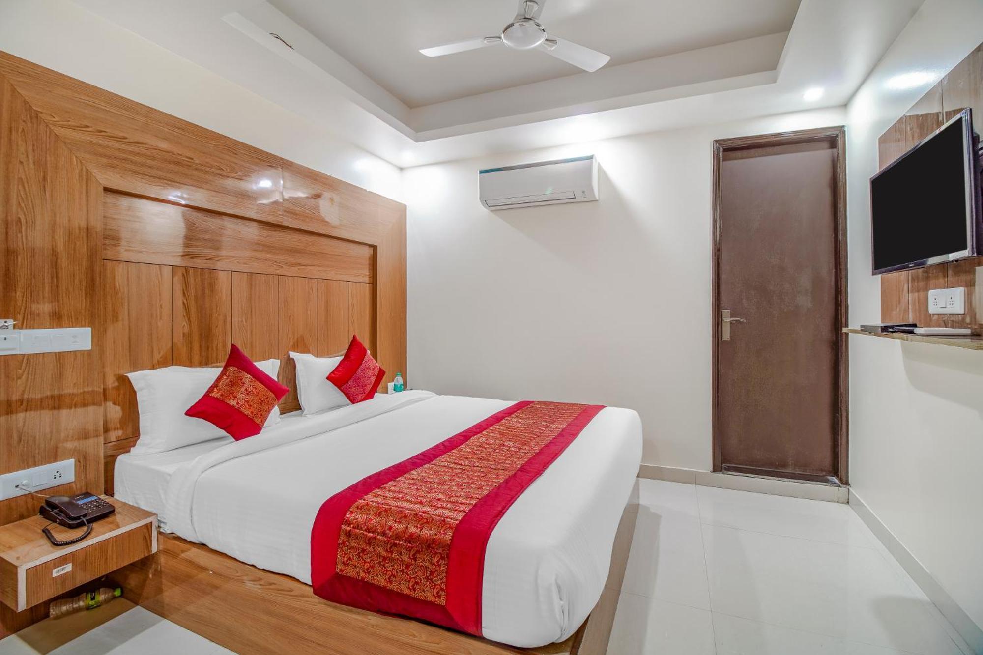 Airport Hotel Mayank Residency Нью-Дели Экстерьер фото