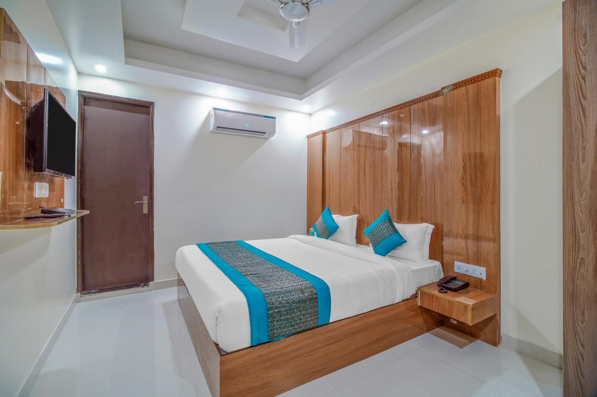 Airport Hotel Mayank Residency Нью-Дели Экстерьер фото